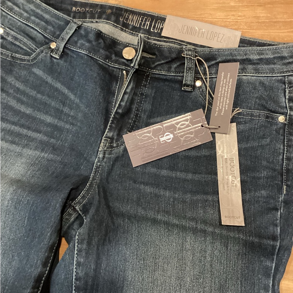 Jennifer Lopez Mid Rise Dark Blue Boot Cut Stretch Jeans Size 8 NWT - Picture 2 of 5